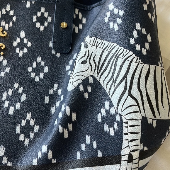 C Wonder Zebra Bag - Picture 3 of 6